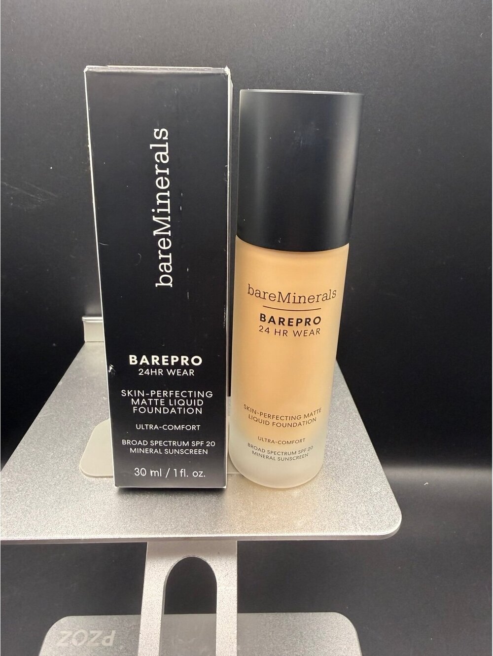 bareMinerals BAREPRO 24HR WEAR Matte Liquid Foundation SPF 20